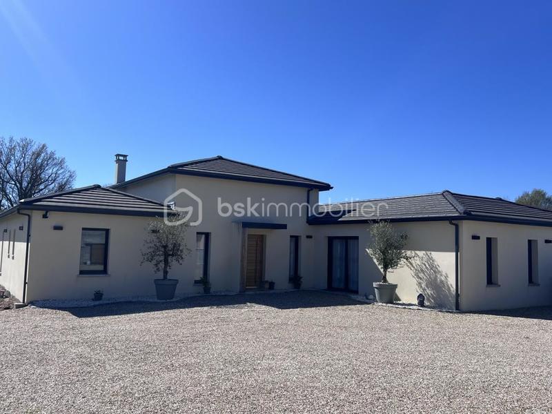 Maison - 190 m² - 8 pièces