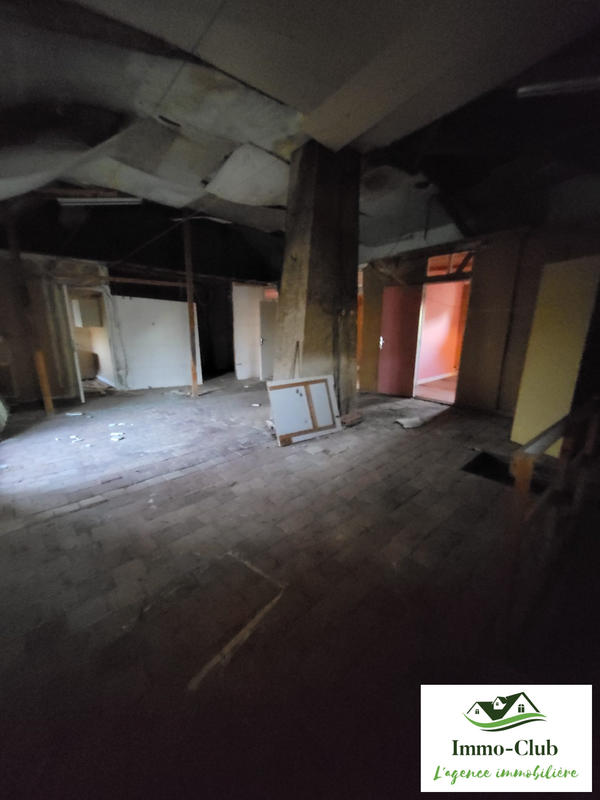 Maison ancienne - 180 m² - 3 pièces