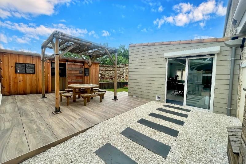 Maison - 224 m² - 9 pièces