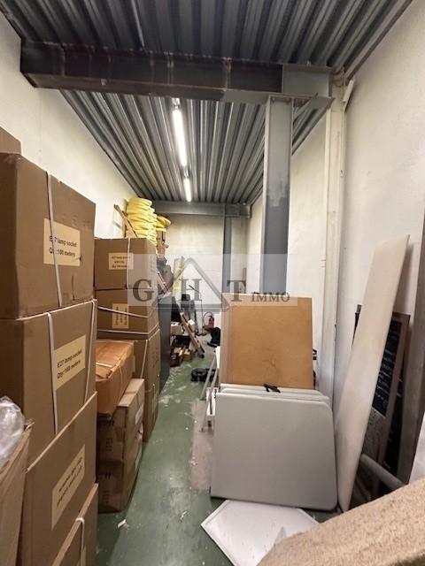 Entrepôt - 632 m²
