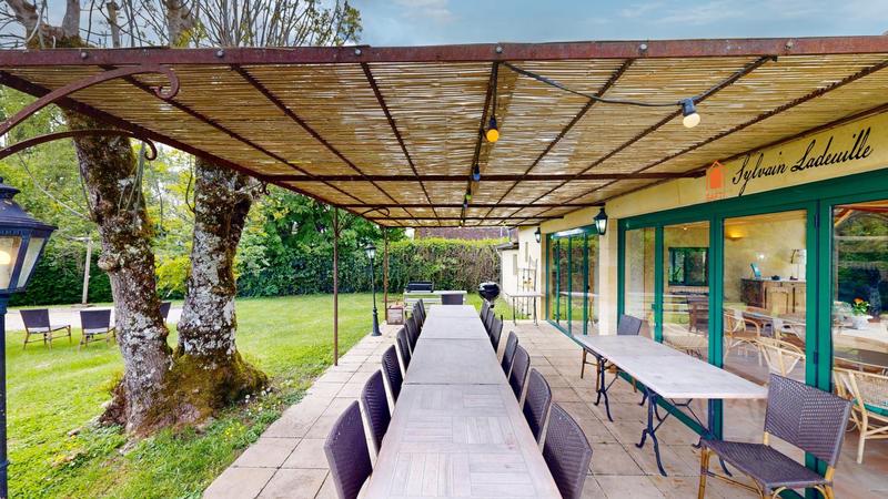 Maison - 319 m² - 10 pièces