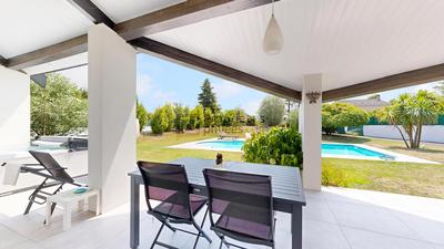 Maison - 196 m² - 6 pièces