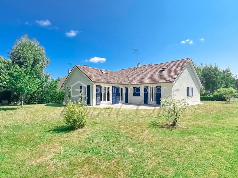 Maison - 227 m² - 9 pièces