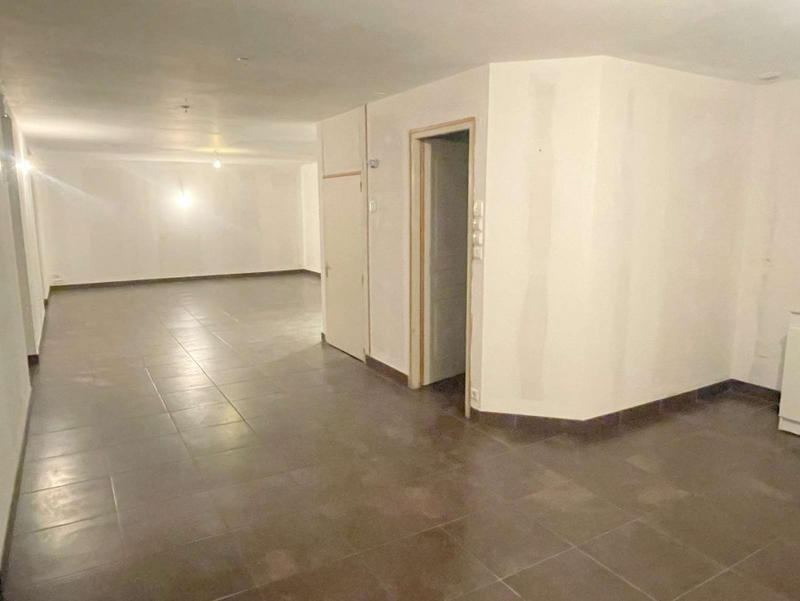 Maison - 300 m² - 13 pièces