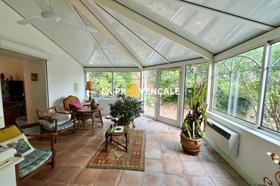 Demeure - 265 m² - 8 pièces