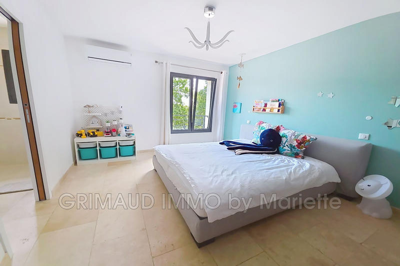 Villa - 210 m² - 5 pièces