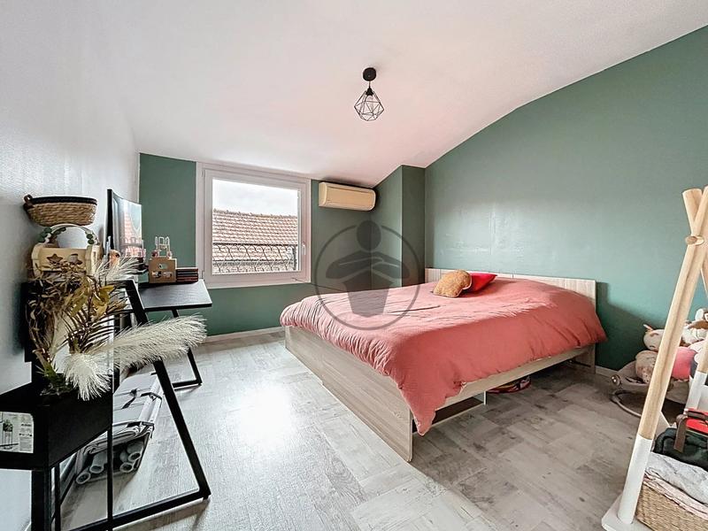 Maison - 180 m² - 6 pièces