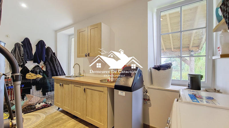 Maison - 360 m² - 12 pièces