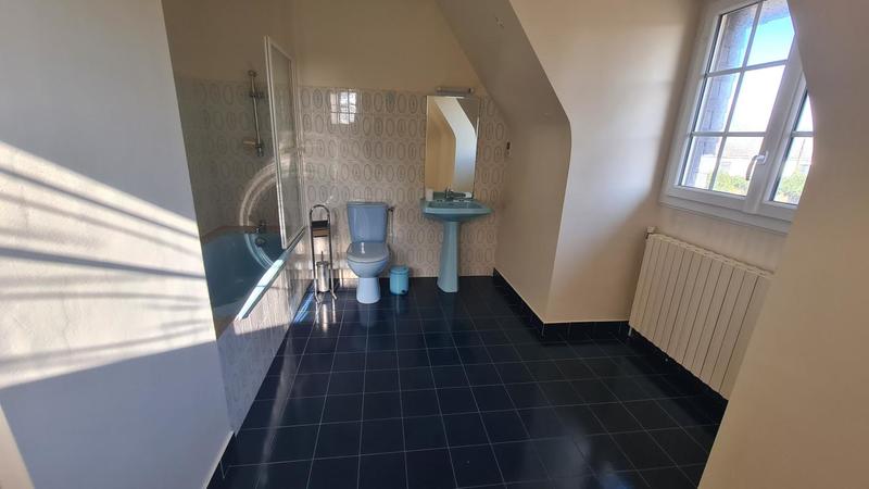 Maison - 270 m² - 8 pièces