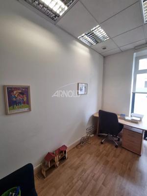 Bureau - 110 m² - 6 pièces