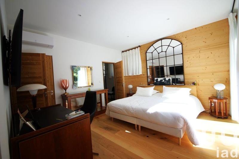 Maison - 250 m² - 9 pièces