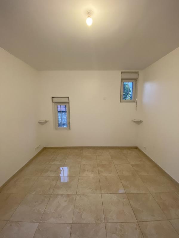 Maison - 210 m² - 6 pièces