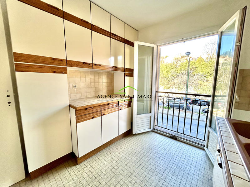 Appartement - 77 m² - 3 pièces