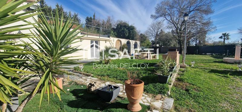 Maison - 205 m² - 8 pièces