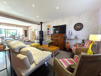 Maison - 166 m² - 6 pièces