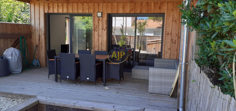 Maison - 98 m² - 4 pièces