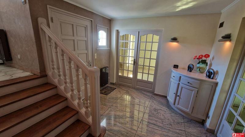 Maison traditionnelle - 164 m² - 5 pièces