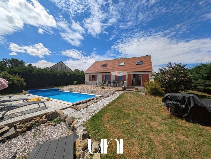 Maison - 137 m² - 6 pièces