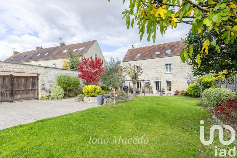 Maison - 240 m² - 6 pièces