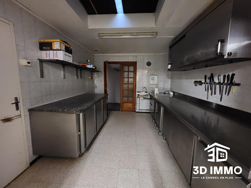 Local commercial - 124 m² - 4 pièces