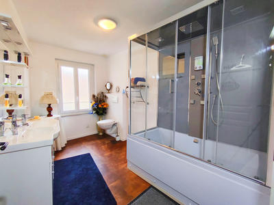 Maison - 319 m² - 12 pièces