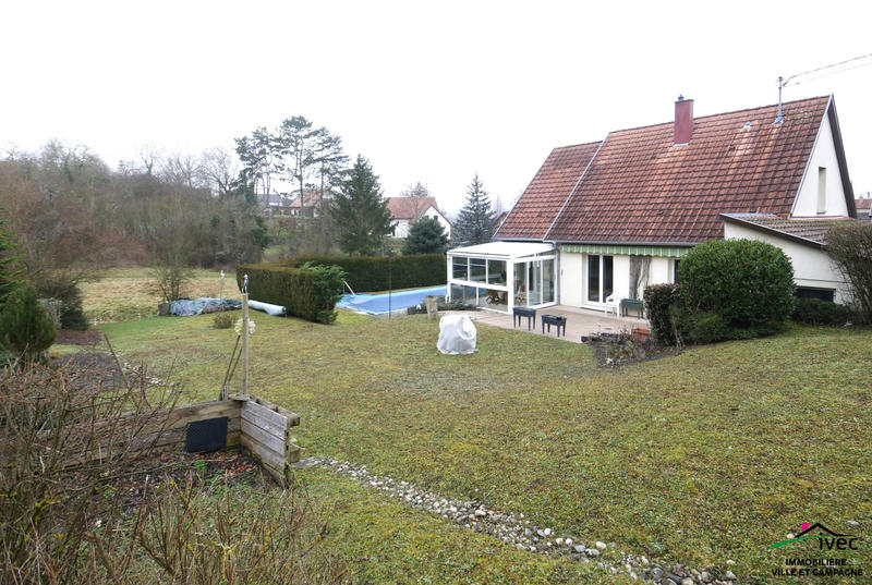 Maison traditionnelle - 142 m² - 5 pièces