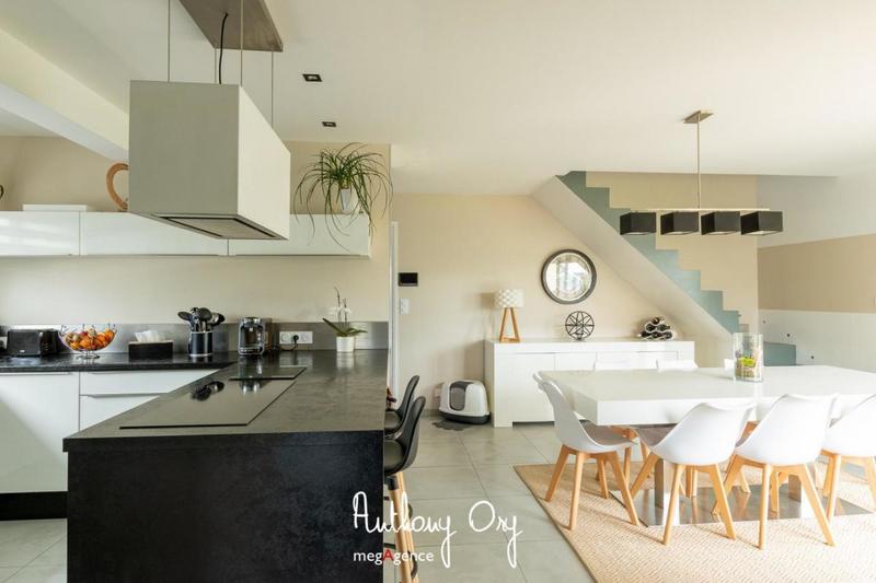 Maison - 109 m² - 6 pièces