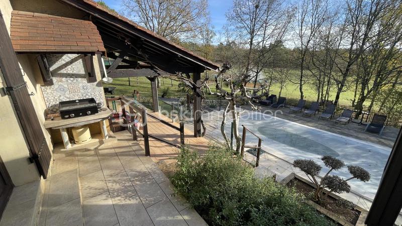 Propriété - 151 m² - 6 pièces