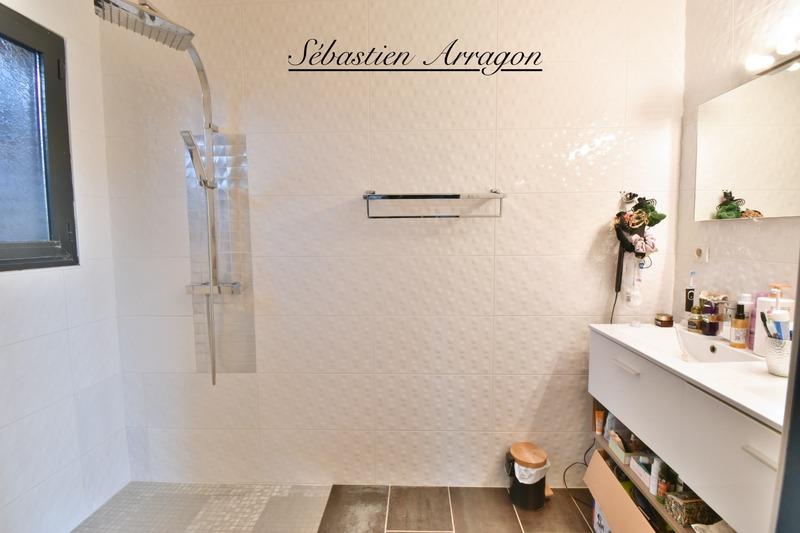 Maison - 205 m² - 6 pièces