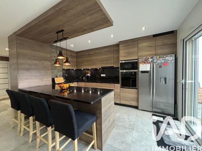 Maison - 143 m² - 6 pièces