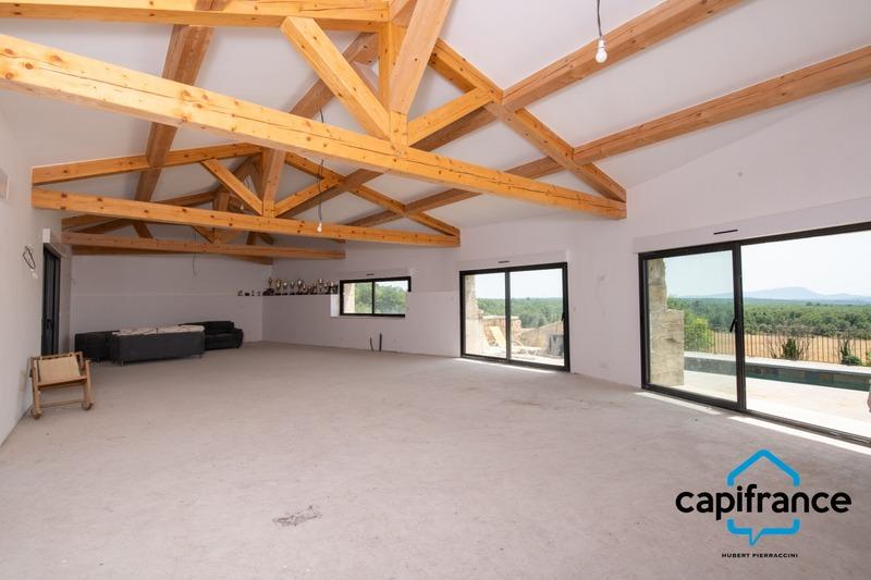 Propriété - 621 m² - 12 pièces
