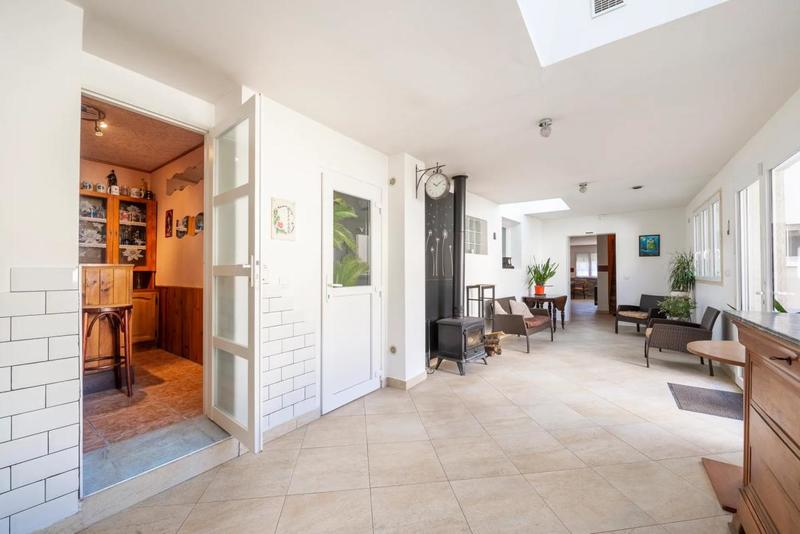 Maison - 308 m² - 11 pièces