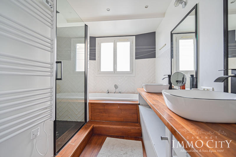 Appartement - 75 m² - 3 pièces