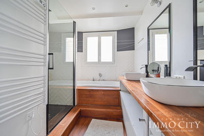 Appartement - 75 m² - 3 pièces