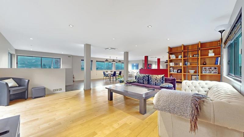 Loft - 320 m² - 6 pièces