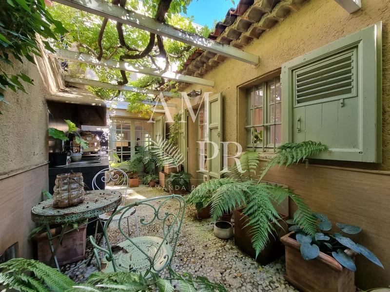 Maison - 290 m² - 7 pièces