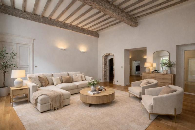 Appartement - 209 m² - 6 pièces