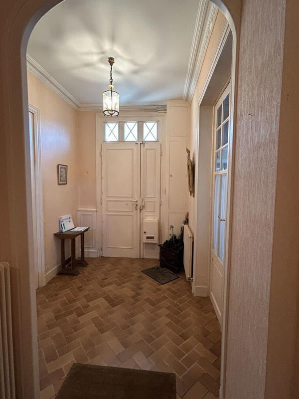 Maison - 244 m² - 8 pièces