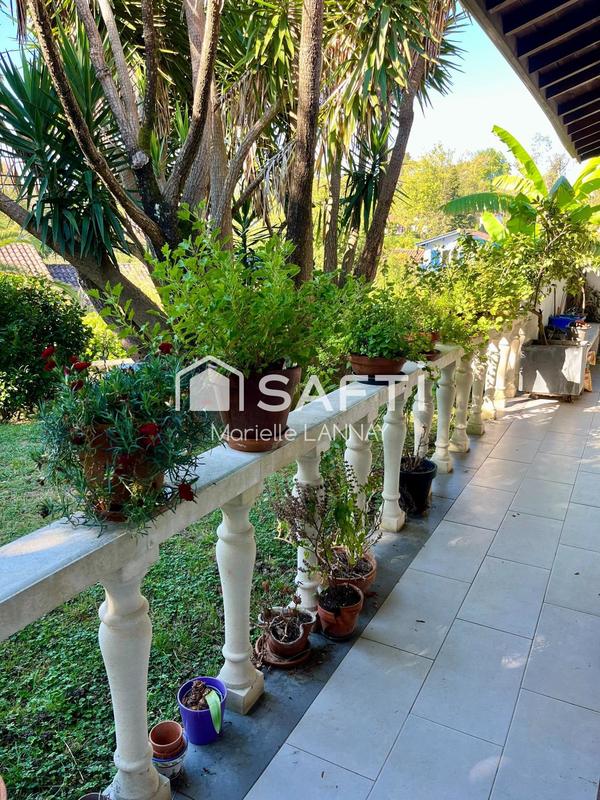 Maison - 190 m² - 8 pièces