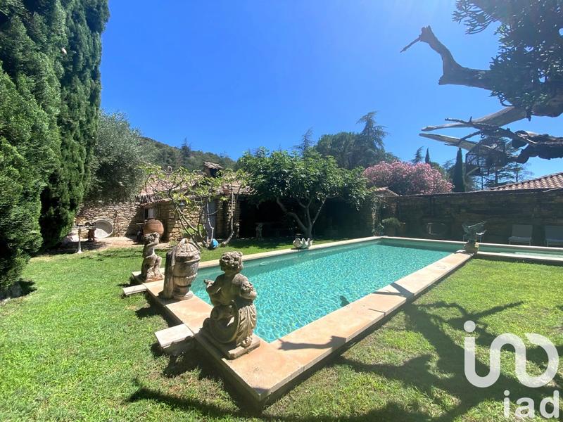 Maison - 256 m² - 9 pièces