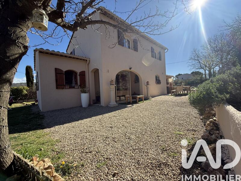 Maison - 93 m² - 4 pièces