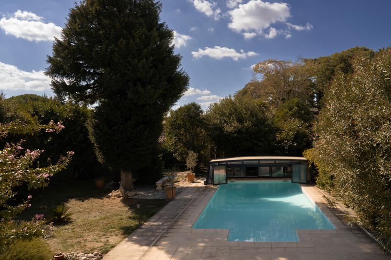 Propriété - 442 m² - 13 pièces