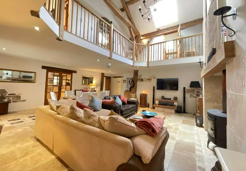 Maison - 231 m² - 8 pièces