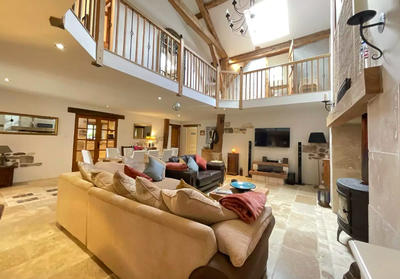 Maison - 231 m² - 8 pièces