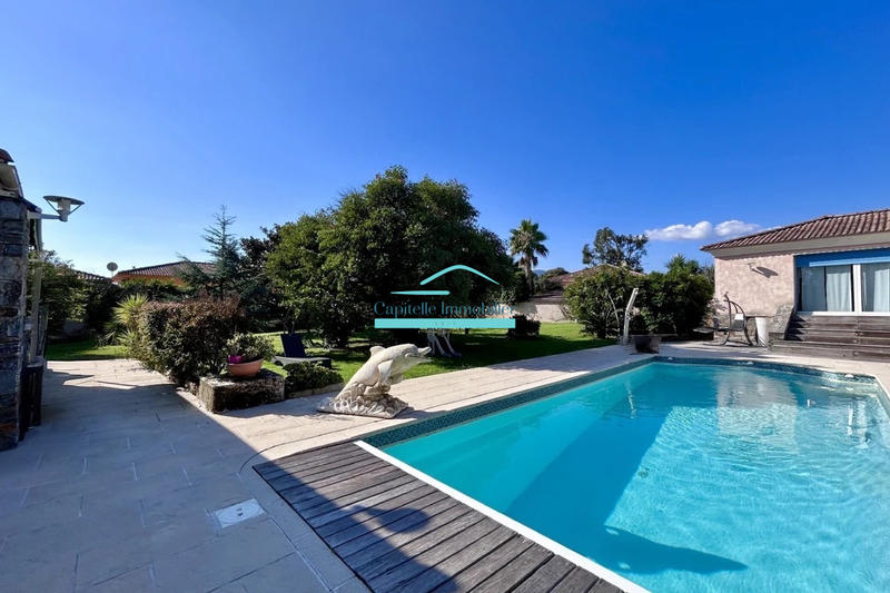 Villa - 280 m² - 9 pièces