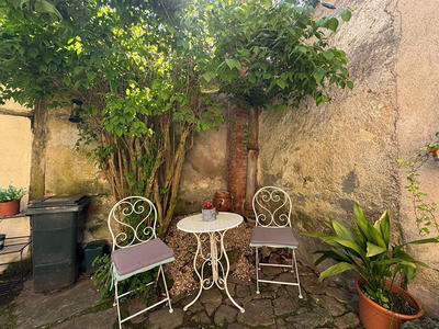 Maison - 335 m² - 14 pièces