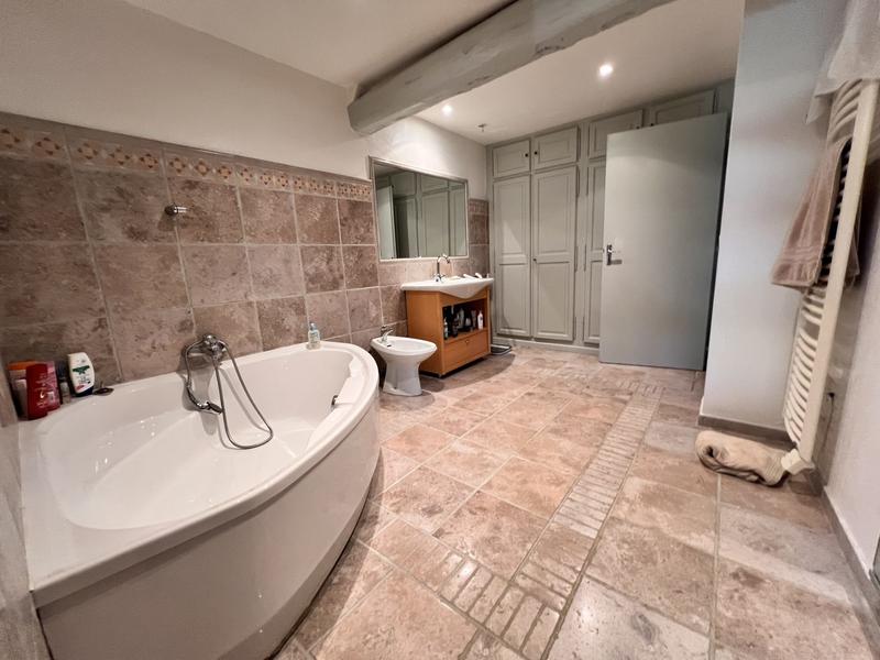 Maison - 430 m² - 10 pièces