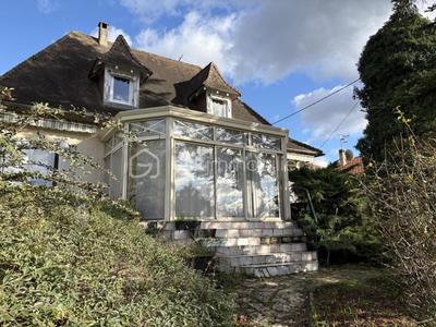 Maison - 162 m² - 7 pièces