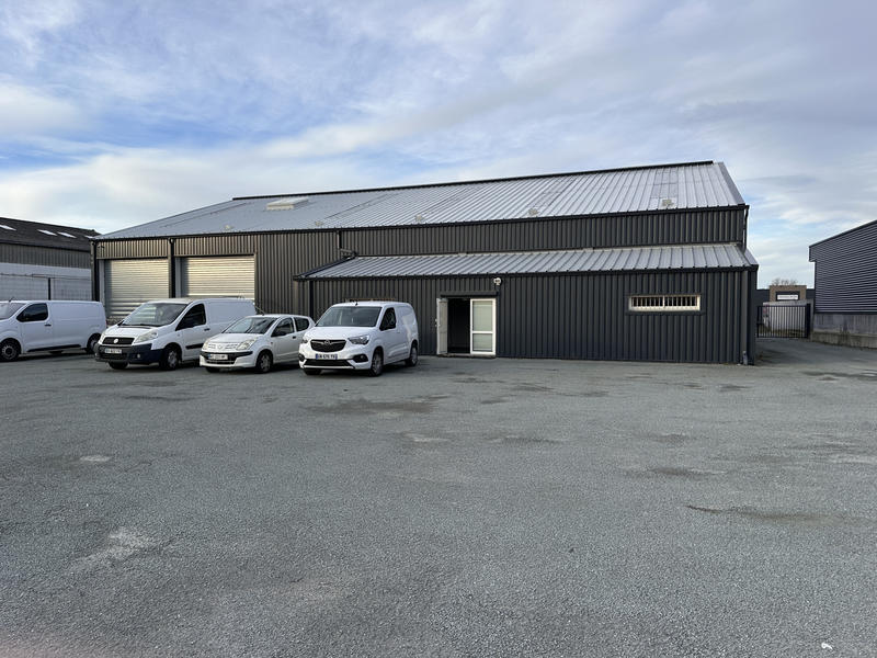 Entrepôt - 655 m²
