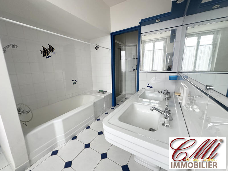 Manoir - 433 m² - 14 pièces